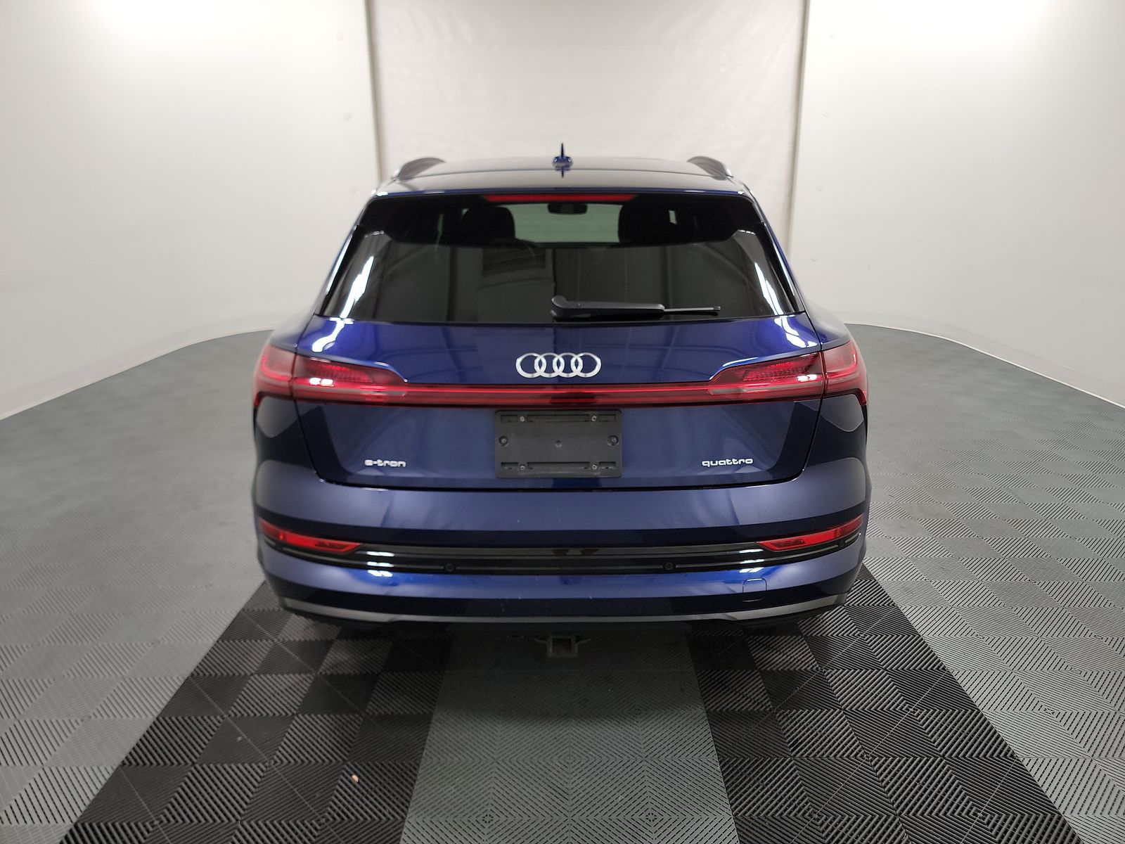 2022 Audi e-tron Premium AWD