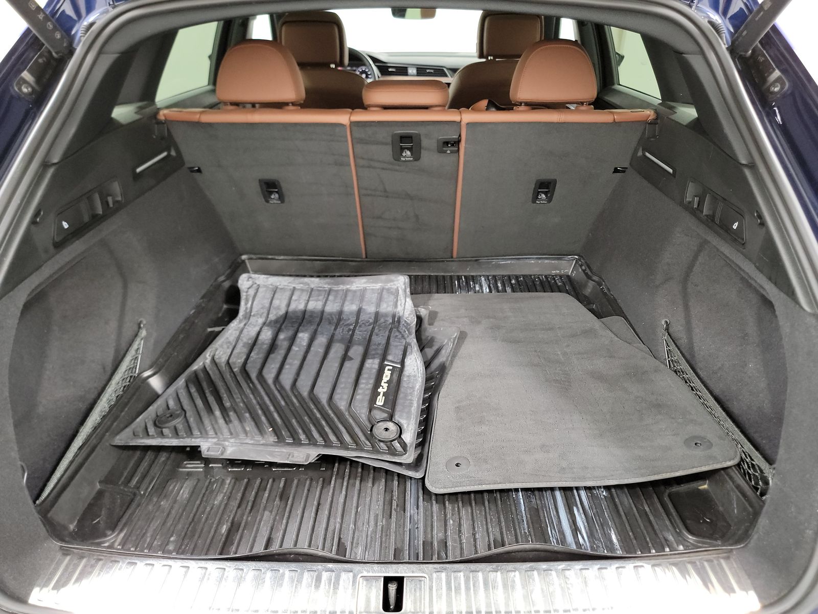 2022 Audi e-tron Premium AWD