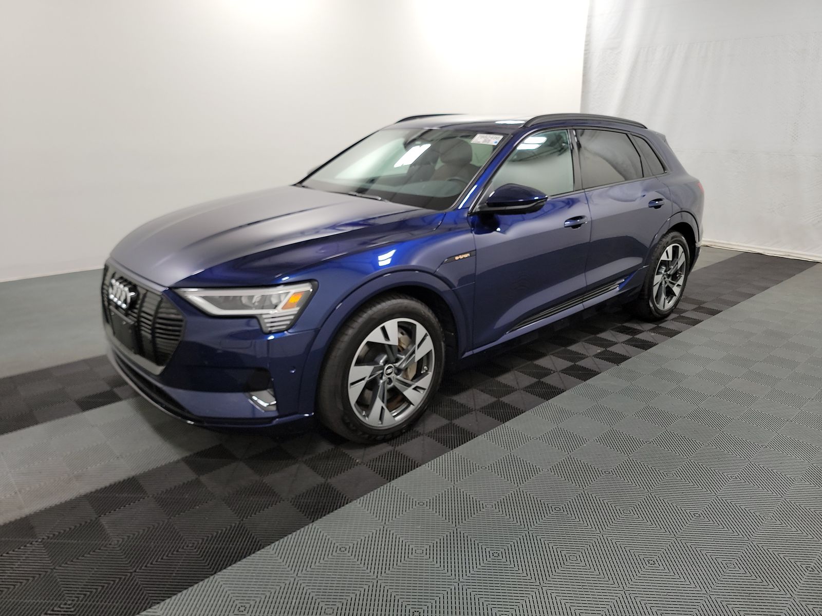 2022 Audi e-tron Premium AWD
