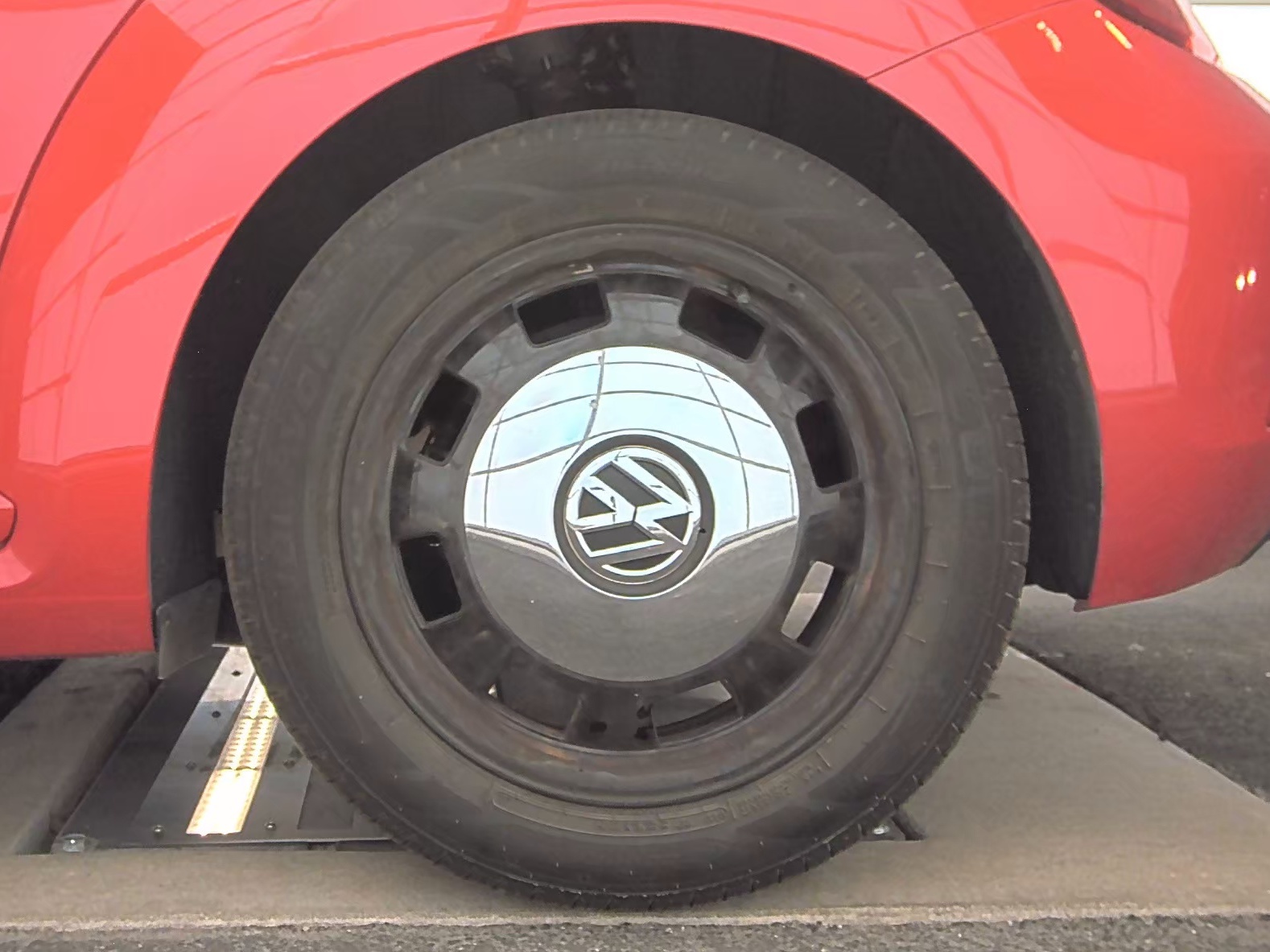 2013 Volkswagen Beetle 2.5L FWD