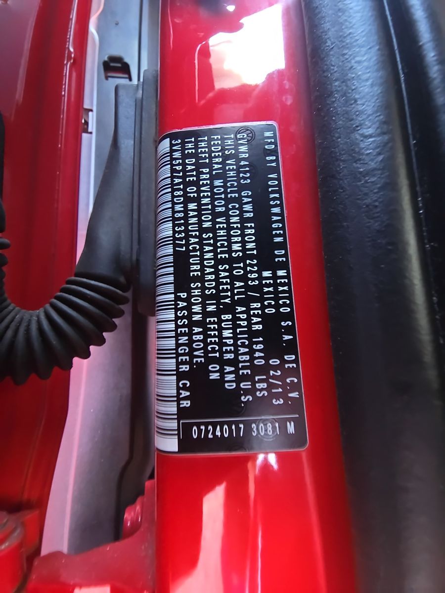 2013 Volkswagen Beetle 2.5L FWD