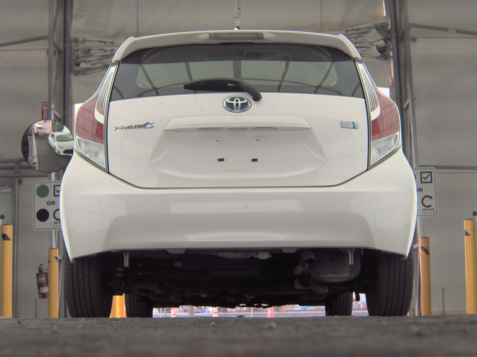 2016 Toyota Prius c Two FWD