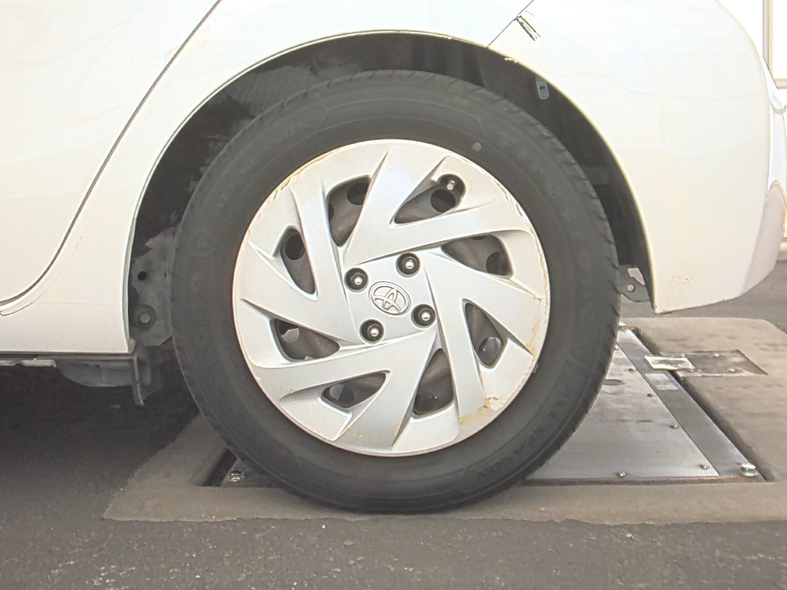 2016 Toyota Prius c Two FWD