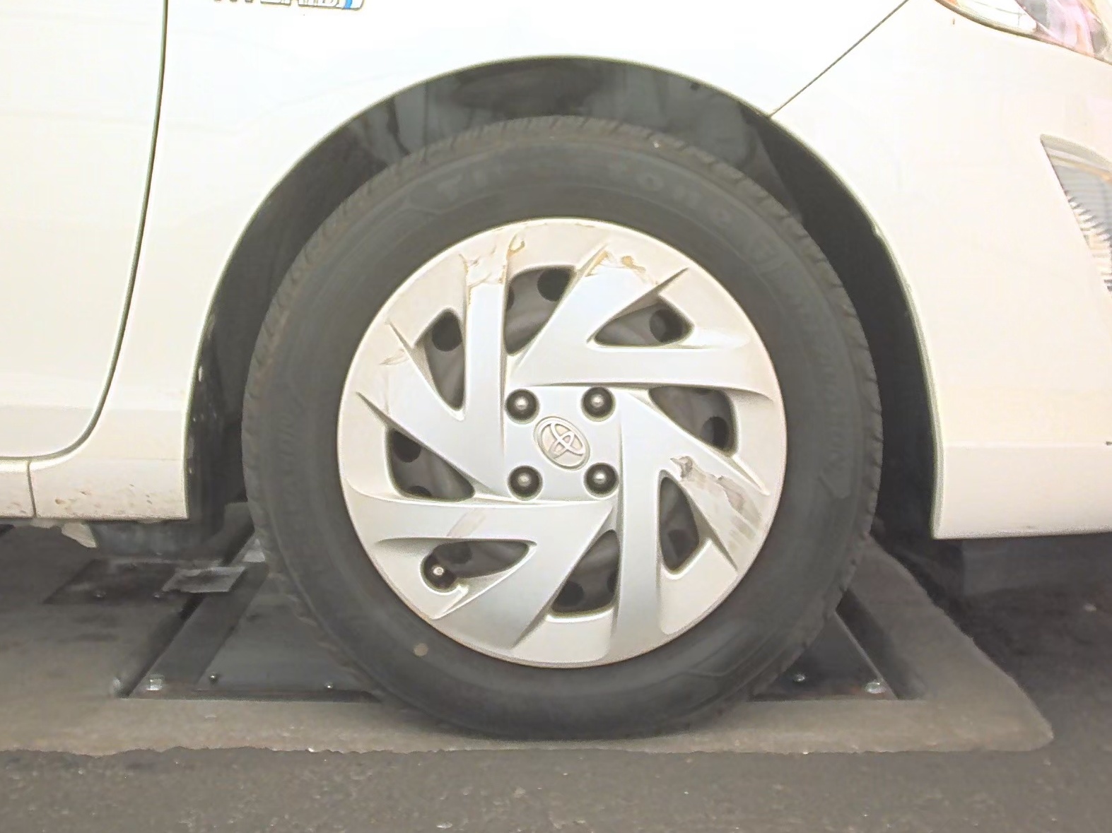 2016 Toyota Prius c Two FWD