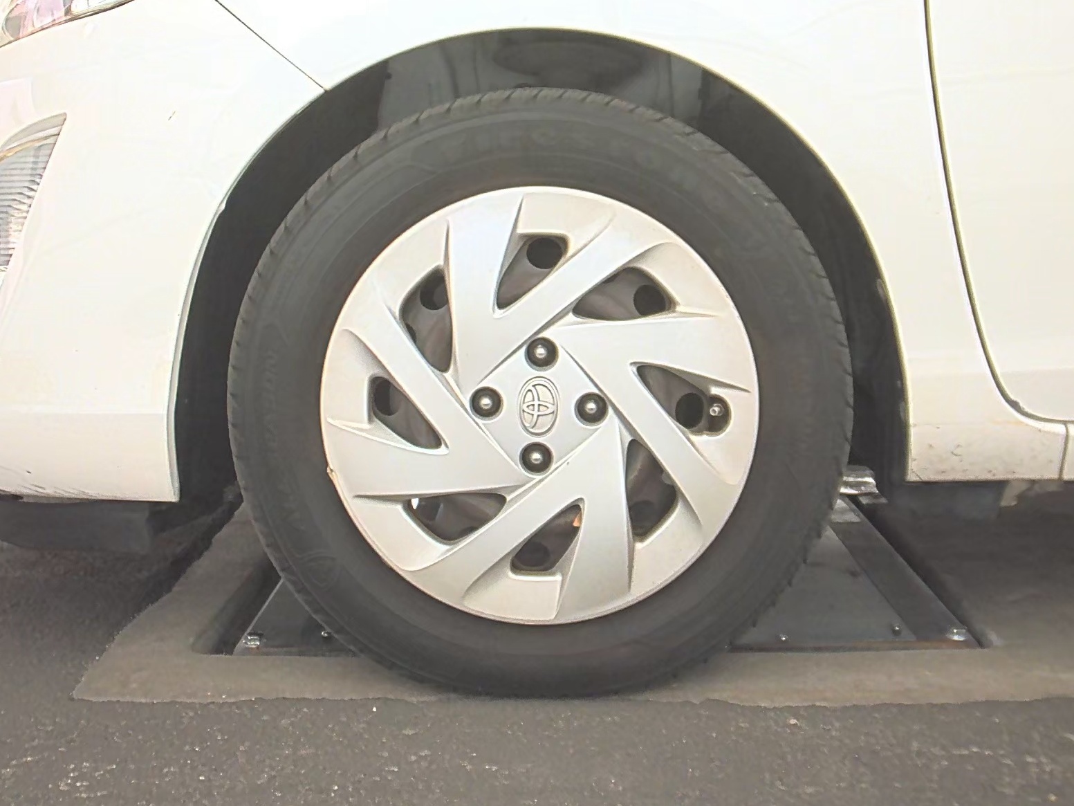 2016 Toyota Prius c Two FWD