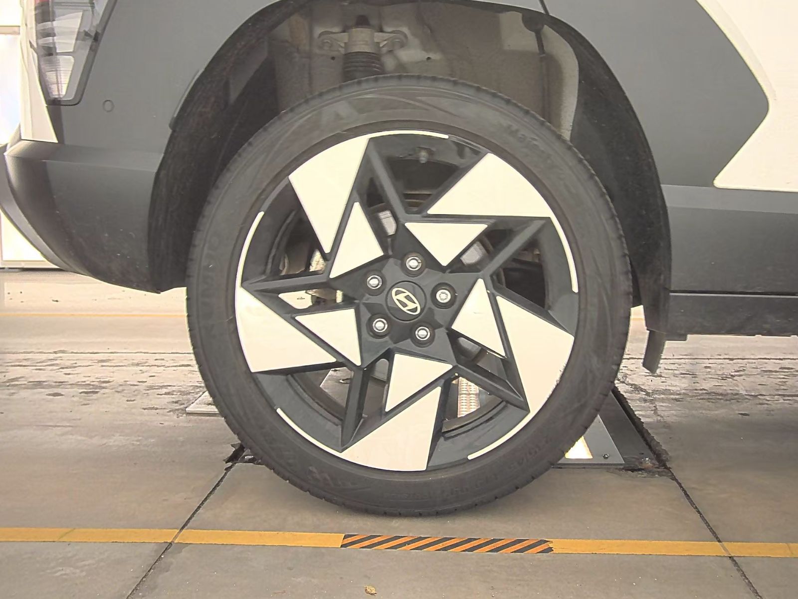 2024 Hyundai Kona Limited AWD