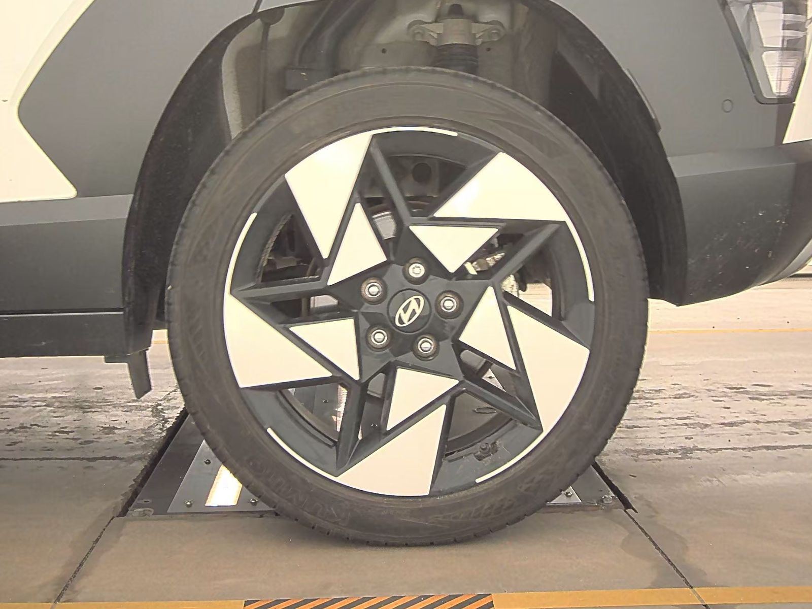 2024 Hyundai Kona Limited AWD