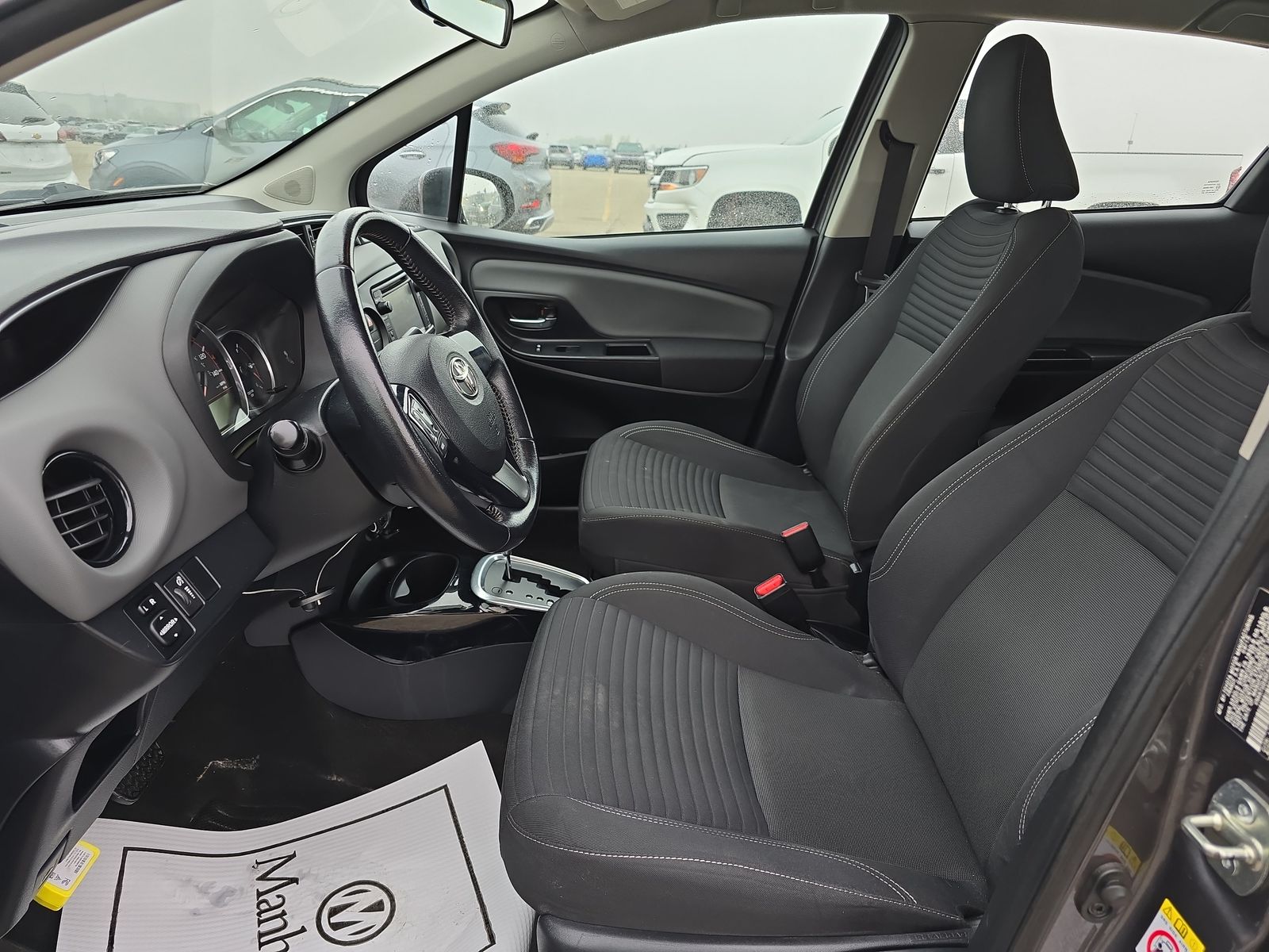 2015 Toyota Yaris SE FWD