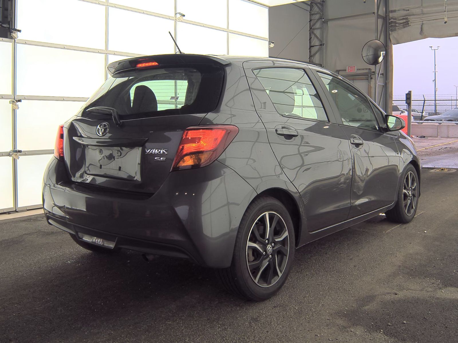 2015 Toyota Yaris SE FWD