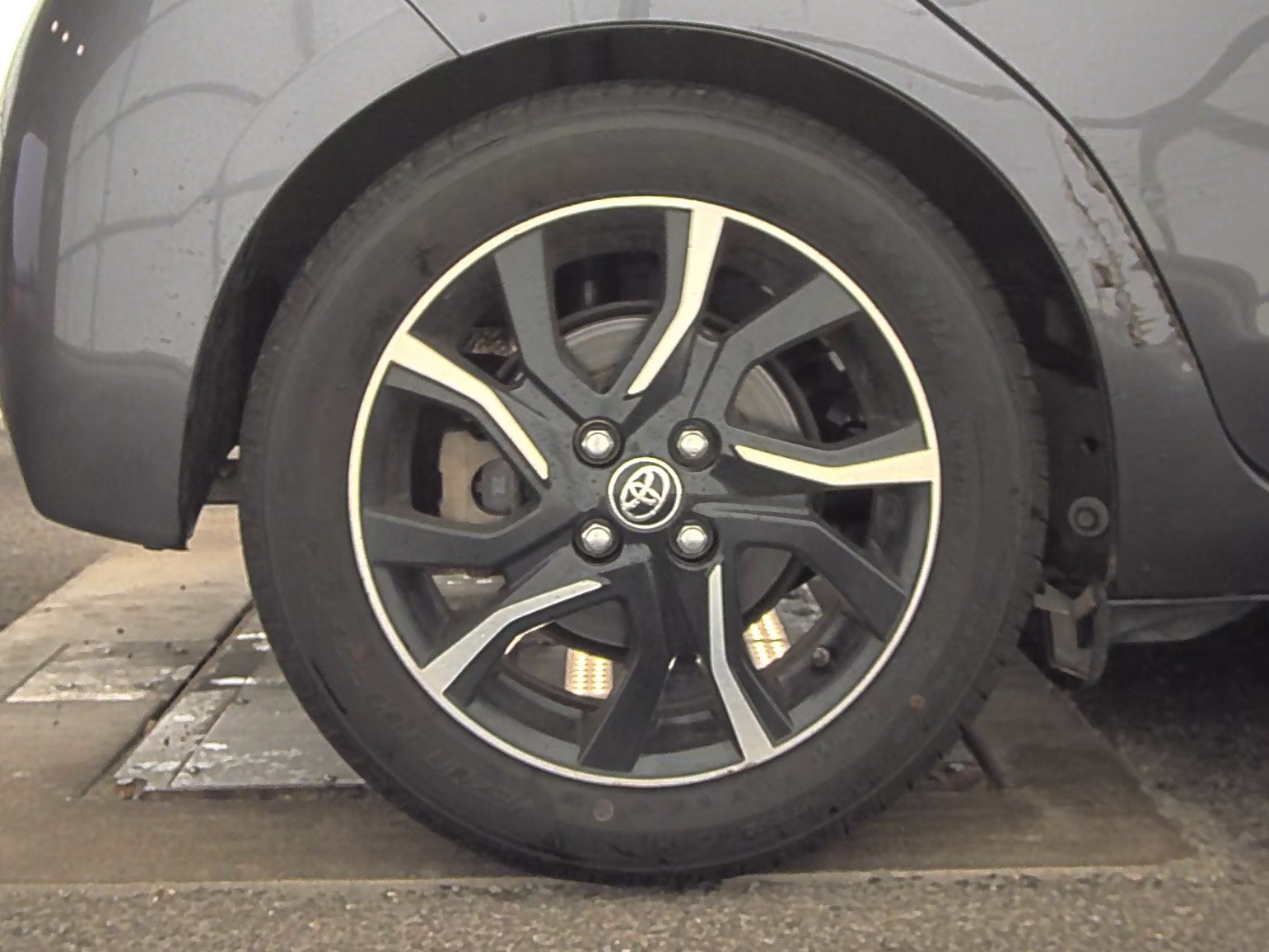 2015 Toyota Yaris SE FWD