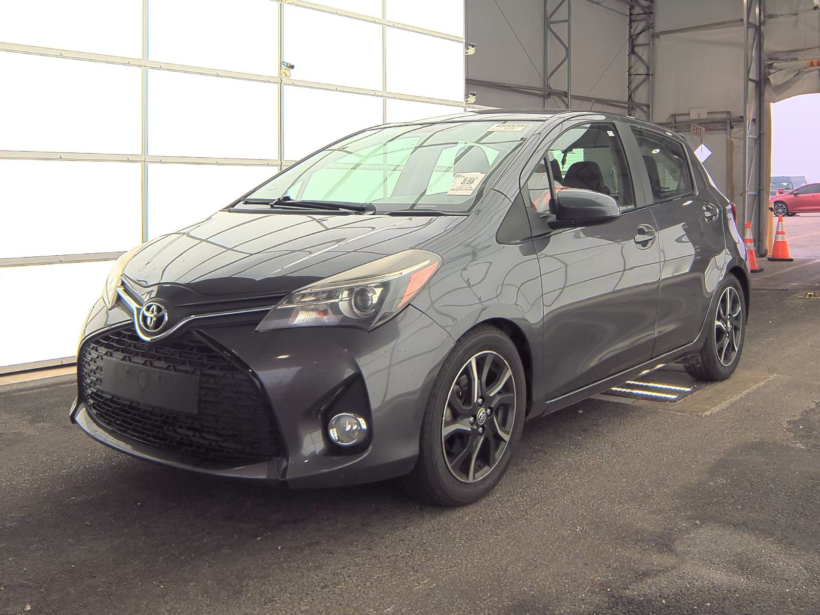 2015 Toyota Yaris SE FWD