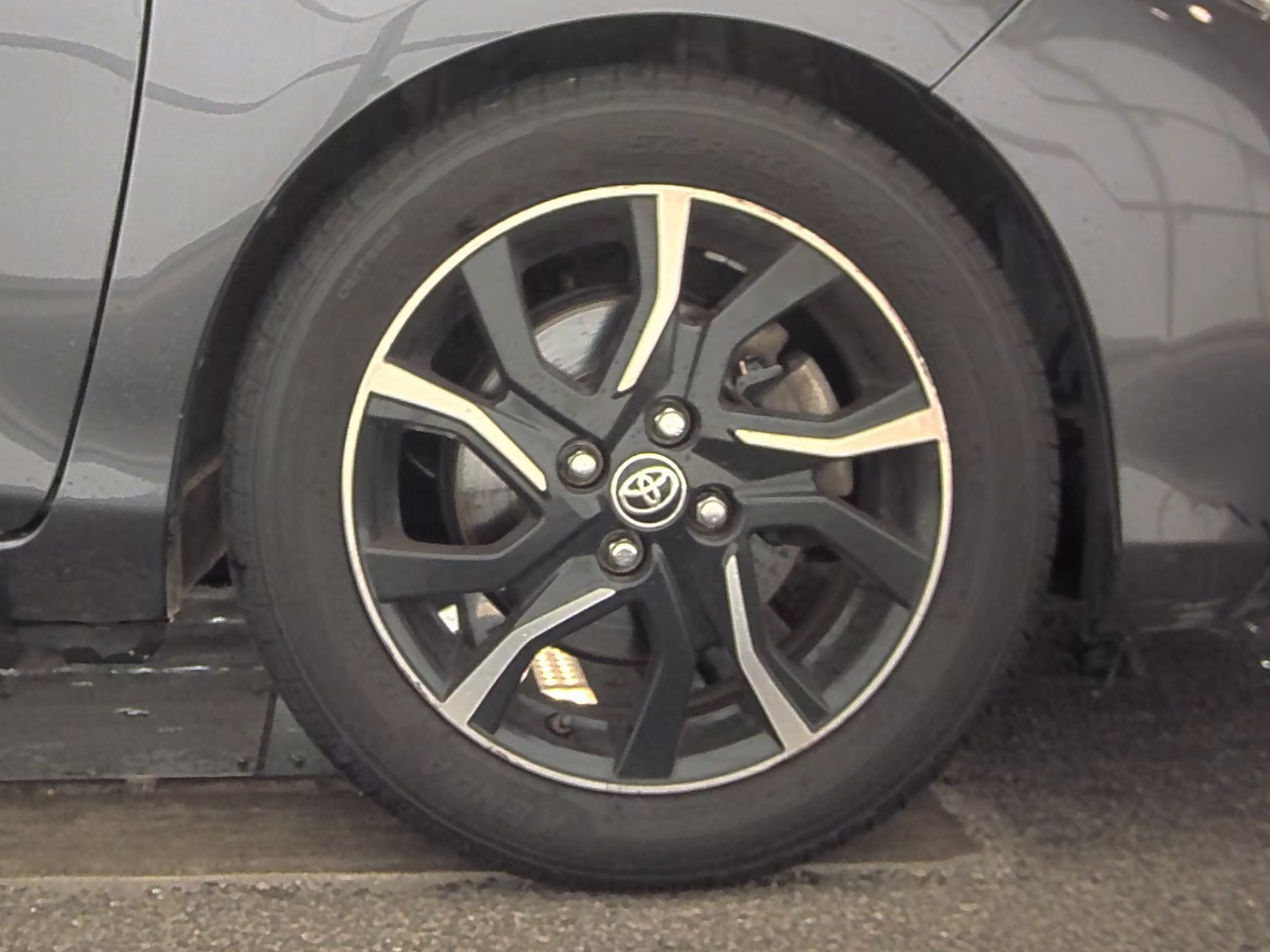 2015 Toyota Yaris SE FWD