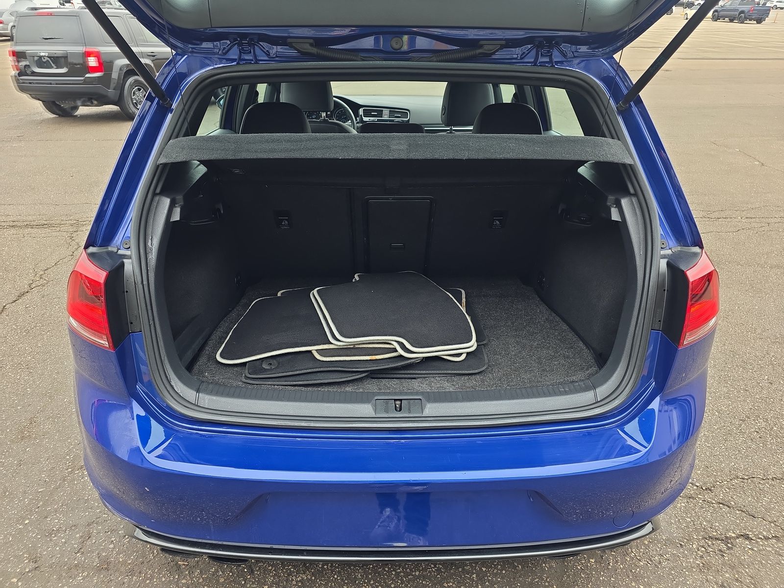 2016 Volkswagen Golf R 2.0T AWD