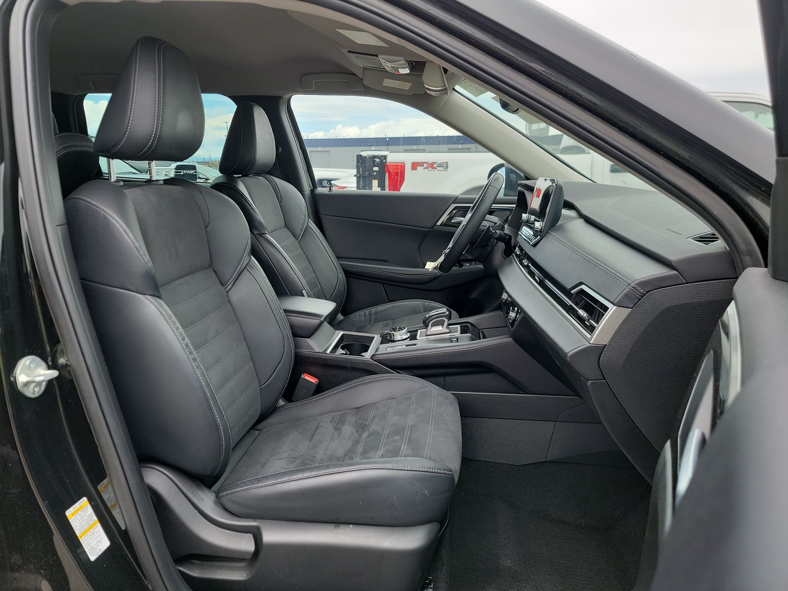 2023 Mitsubishi Outlander PHEV SE AWD