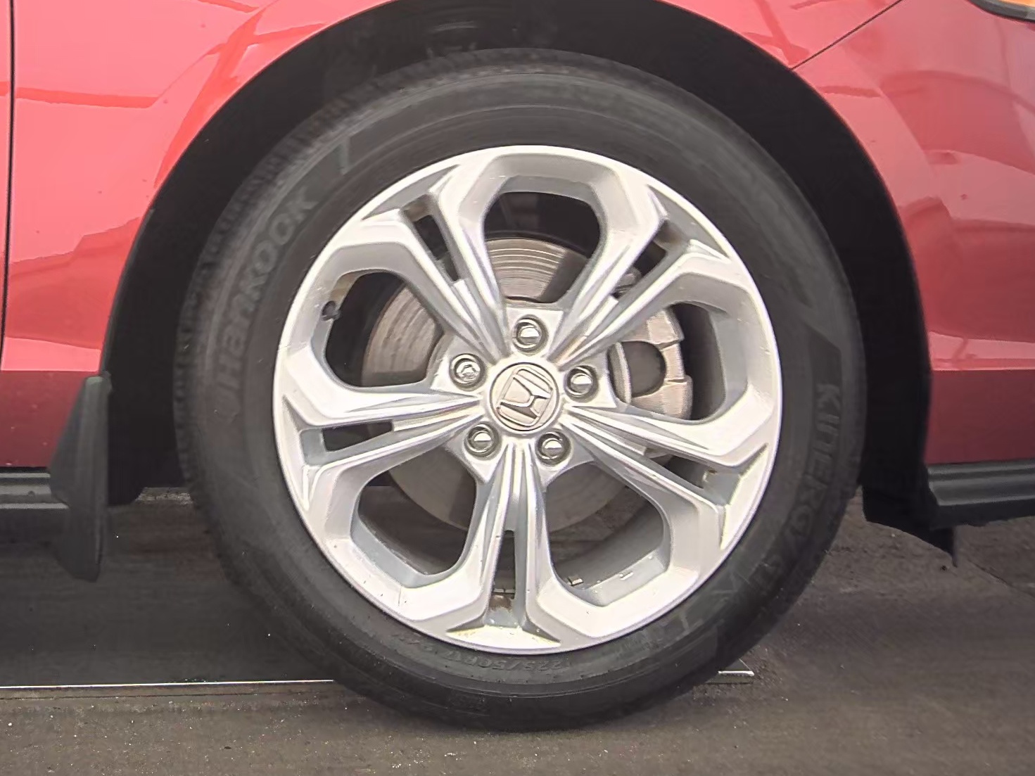 2024 Honda Accord LX FWD