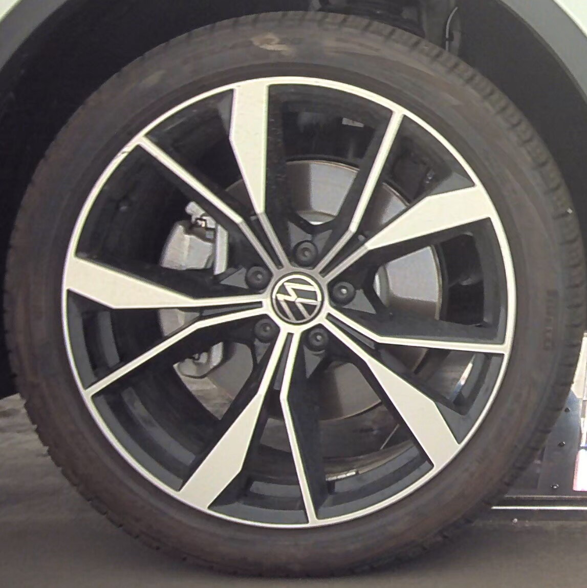 2024 Volkswagen Tiguan 2.0T SEL R-Line AWD