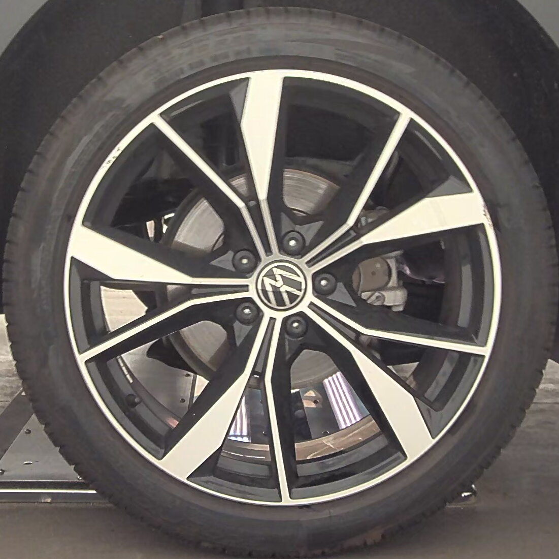 2024 Volkswagen Tiguan 2.0T SEL R-Line AWD