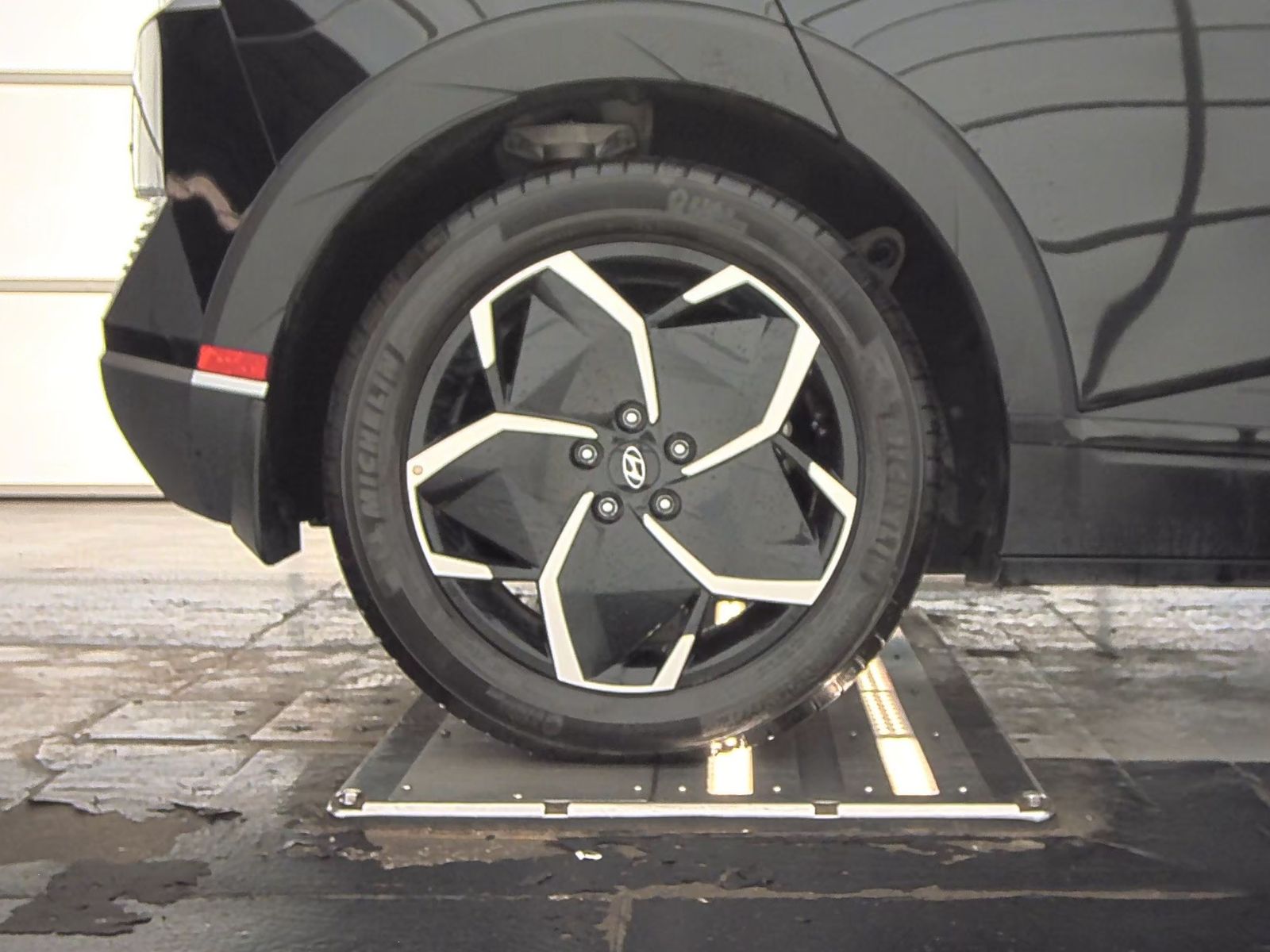 2023 Hyundai IONIQ 5 SE AWD