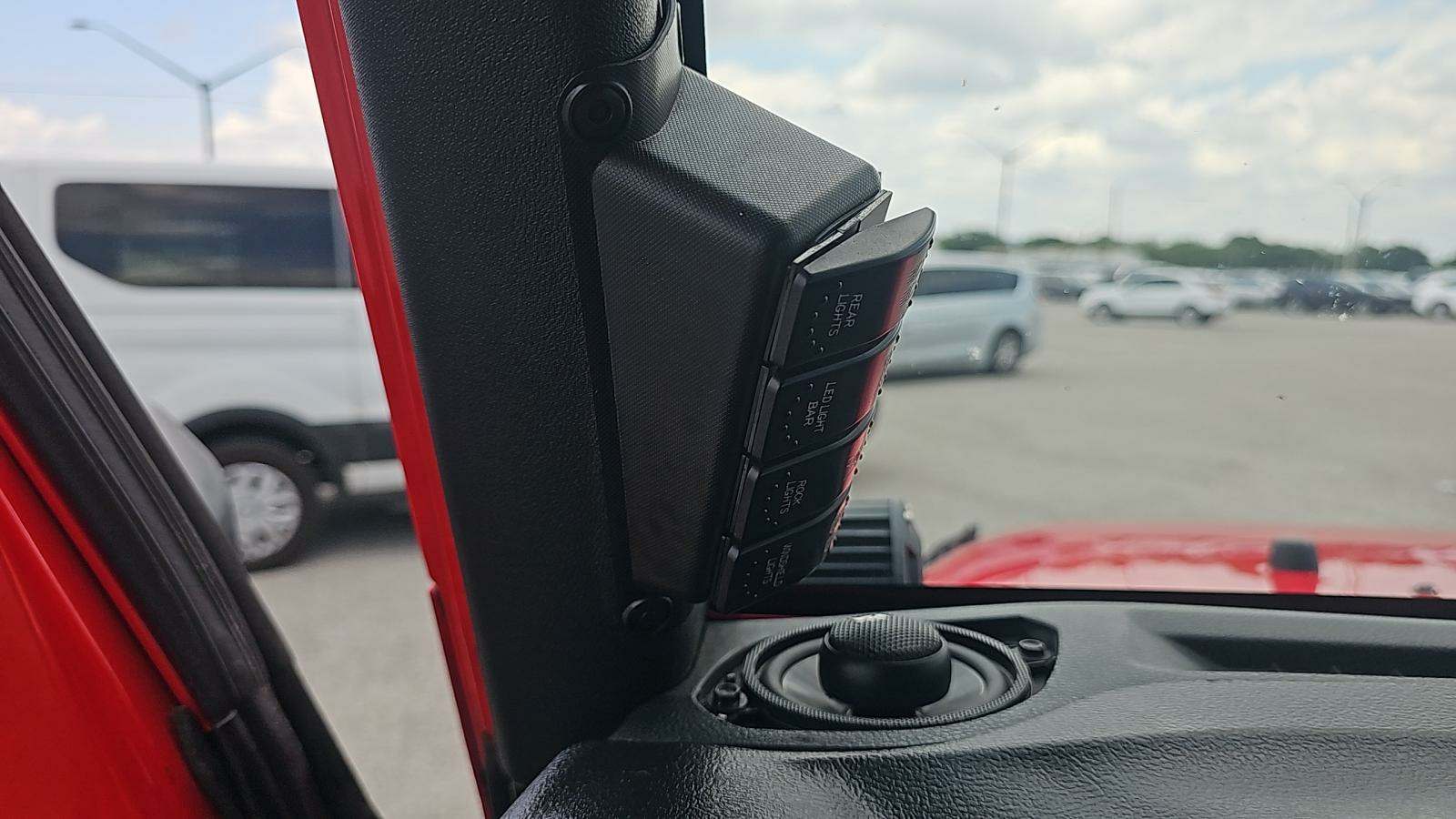 2018 Jeep Wrangler JK Unlimited Sahara AWD