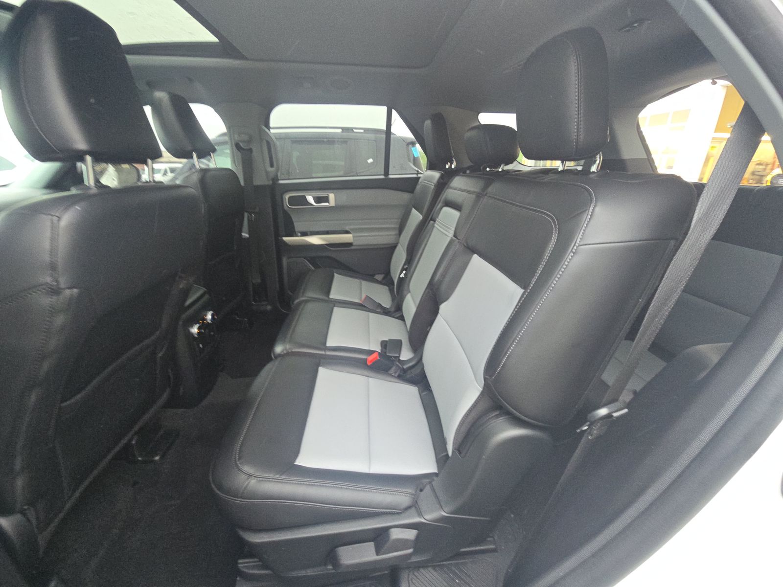 2022 Ford Explorer XLT AWD