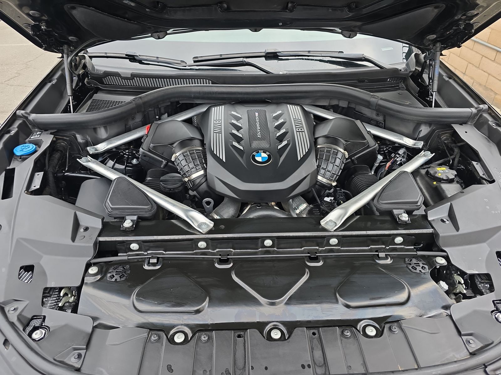 2022 BMW X6 M50i AWD