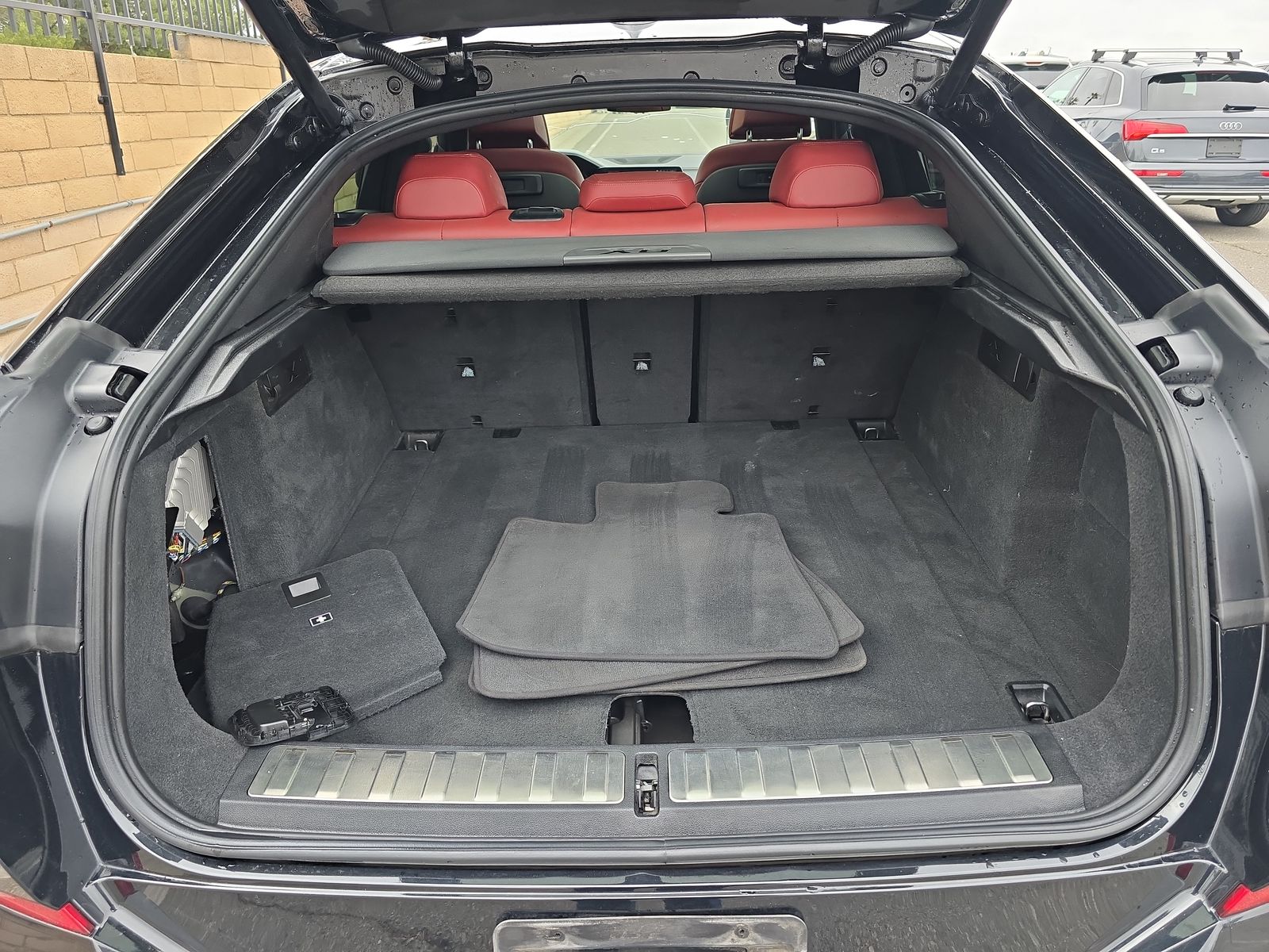 2022 BMW X6 M50i AWD