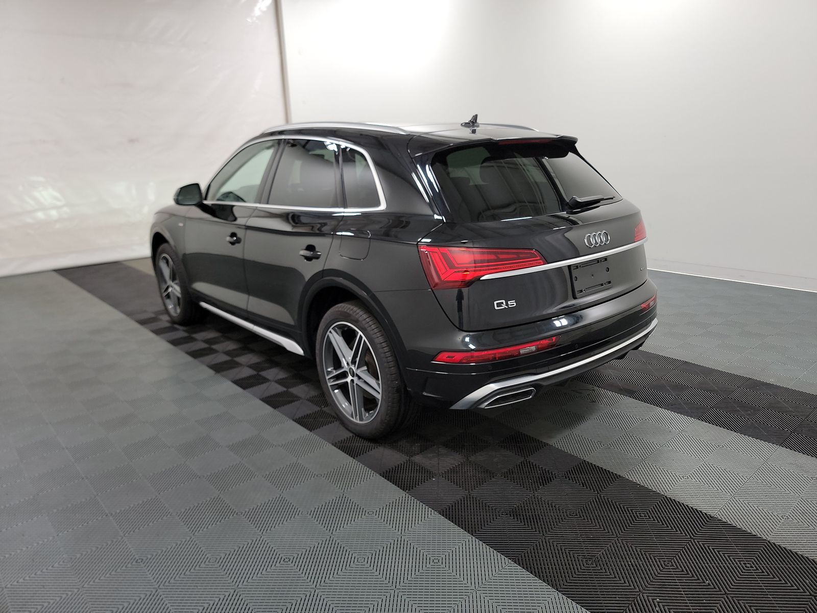 2024 Audi Q5 e Plug-In Hybrid S line Premium Plus AWD