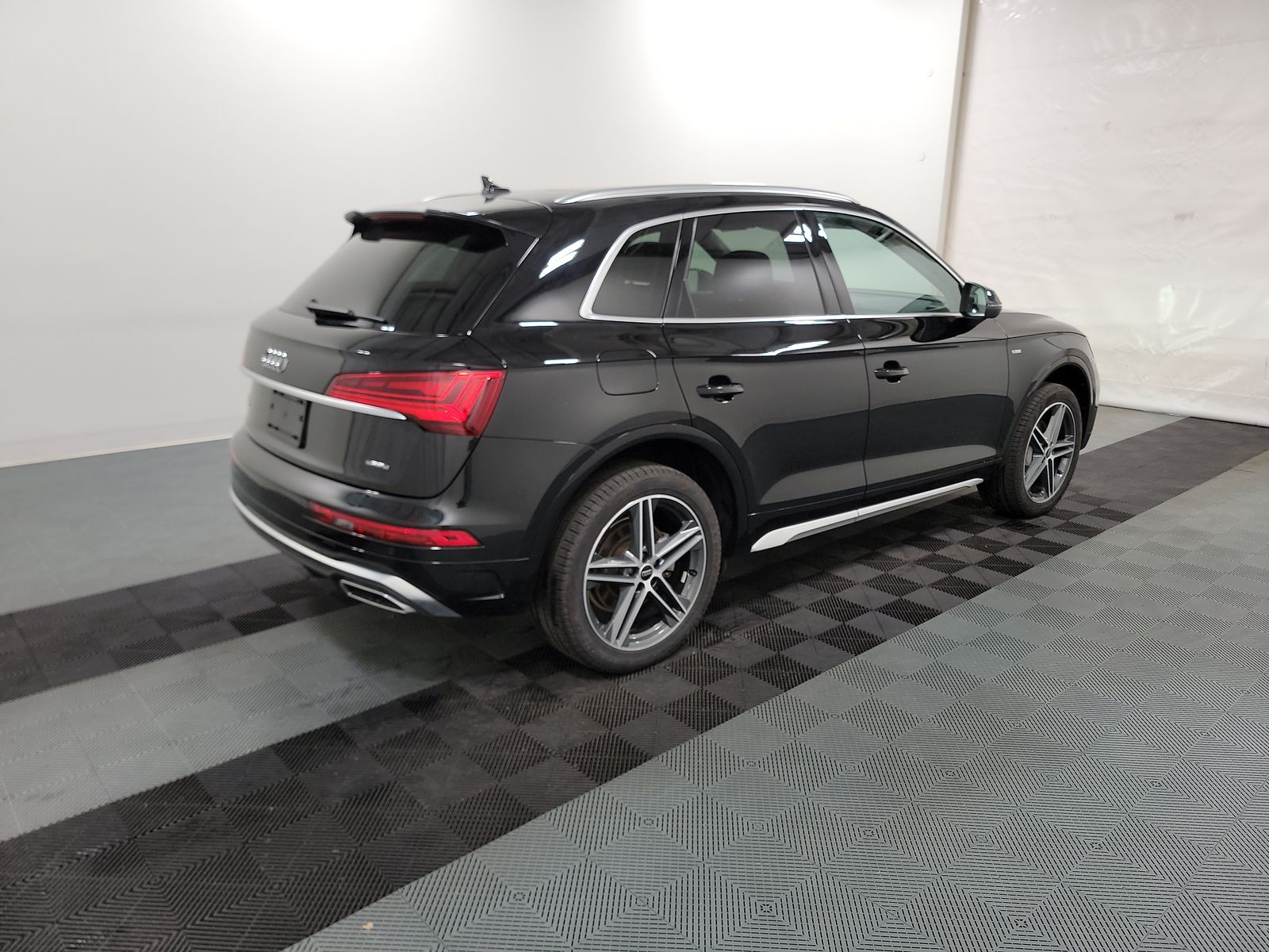 2024 Audi Q5 e Plug-In Hybrid S line Premium Plus AWD