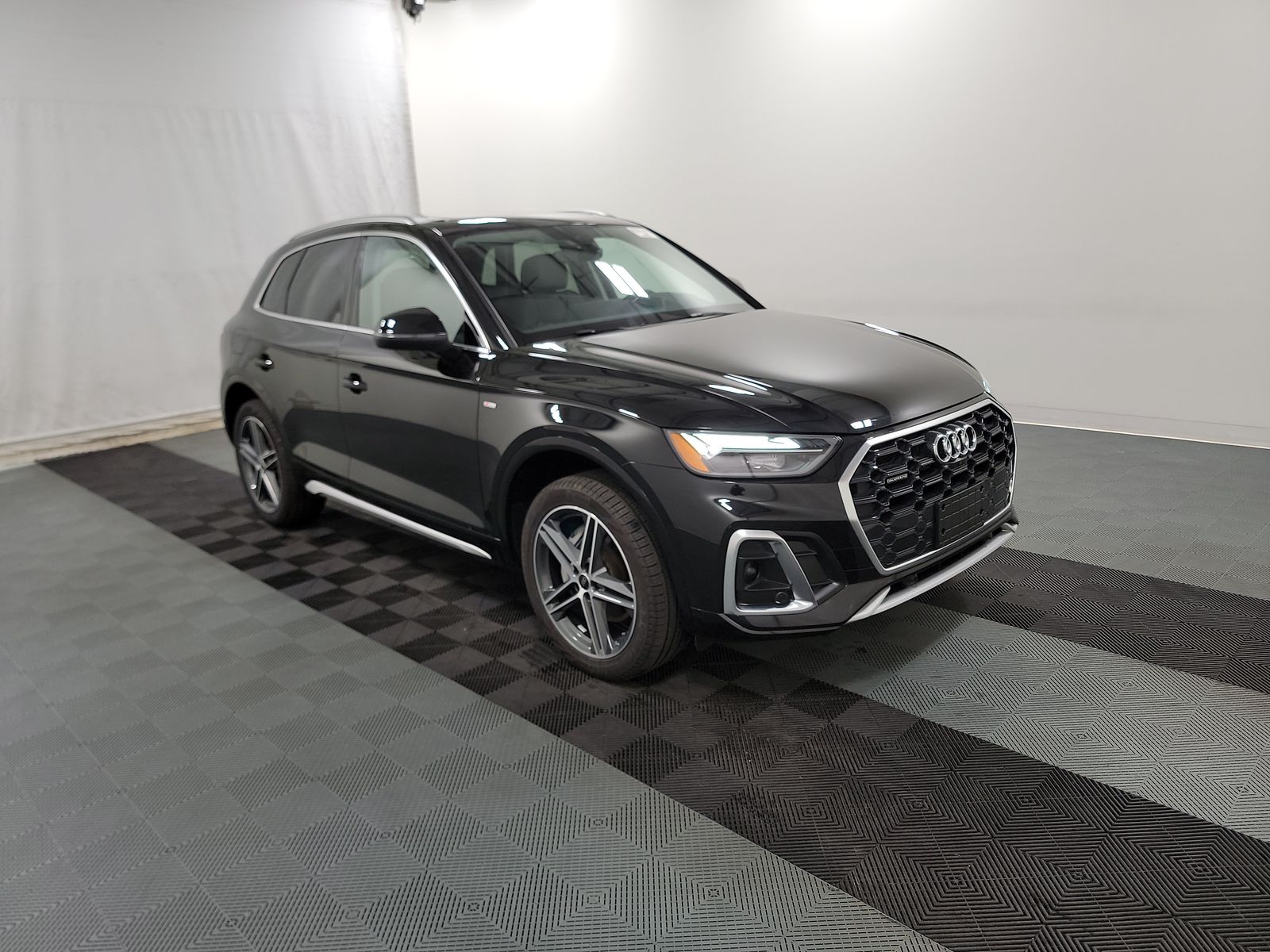 2024 Audi Q5 e Plug-In Hybrid S line Premium Plus AWD
