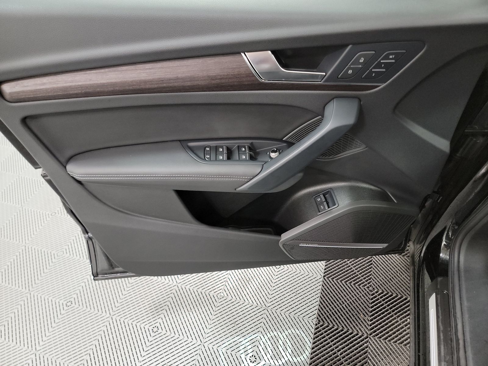2024 Audi Q5 e Plug-In Hybrid S line Premium Plus AWD