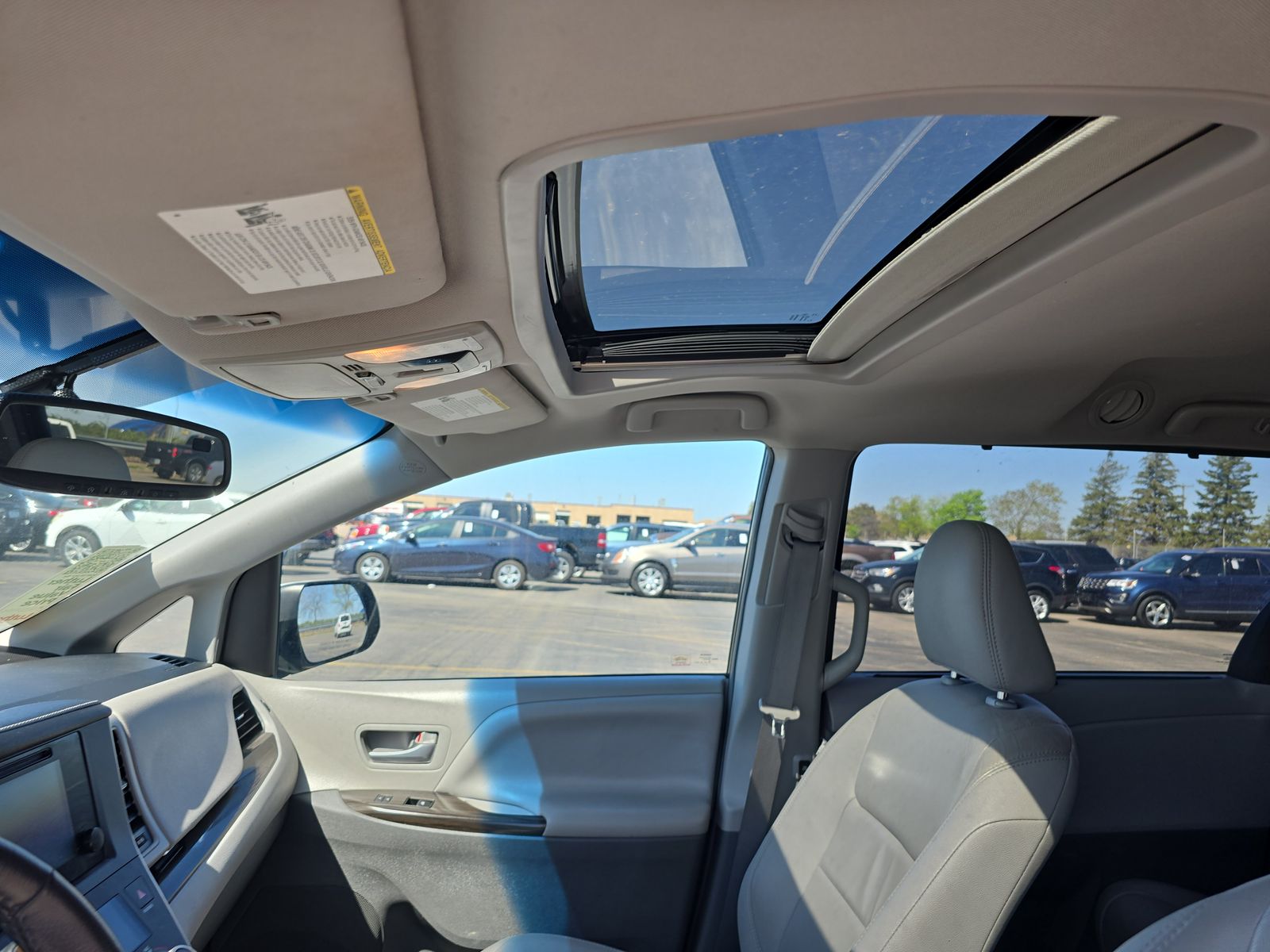 2017 Toyota Sienna XLE FWD