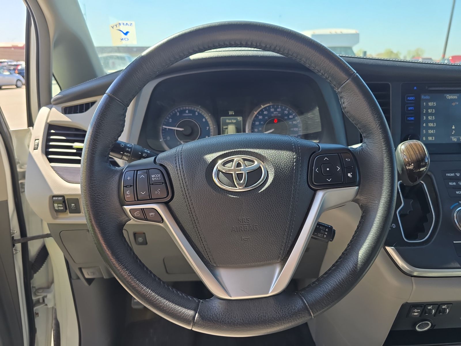2017 Toyota Sienna XLE FWD