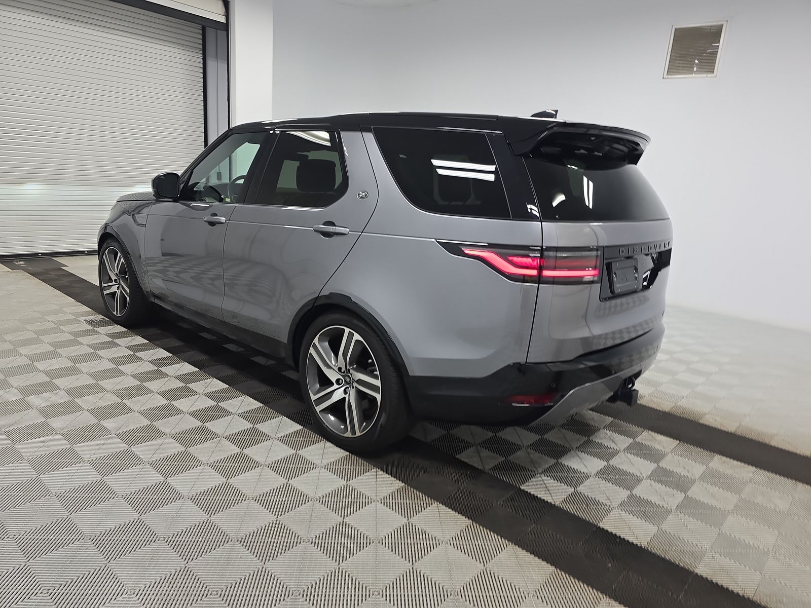 2023 Land Rover Discovery R-Dynamic HSE AWD