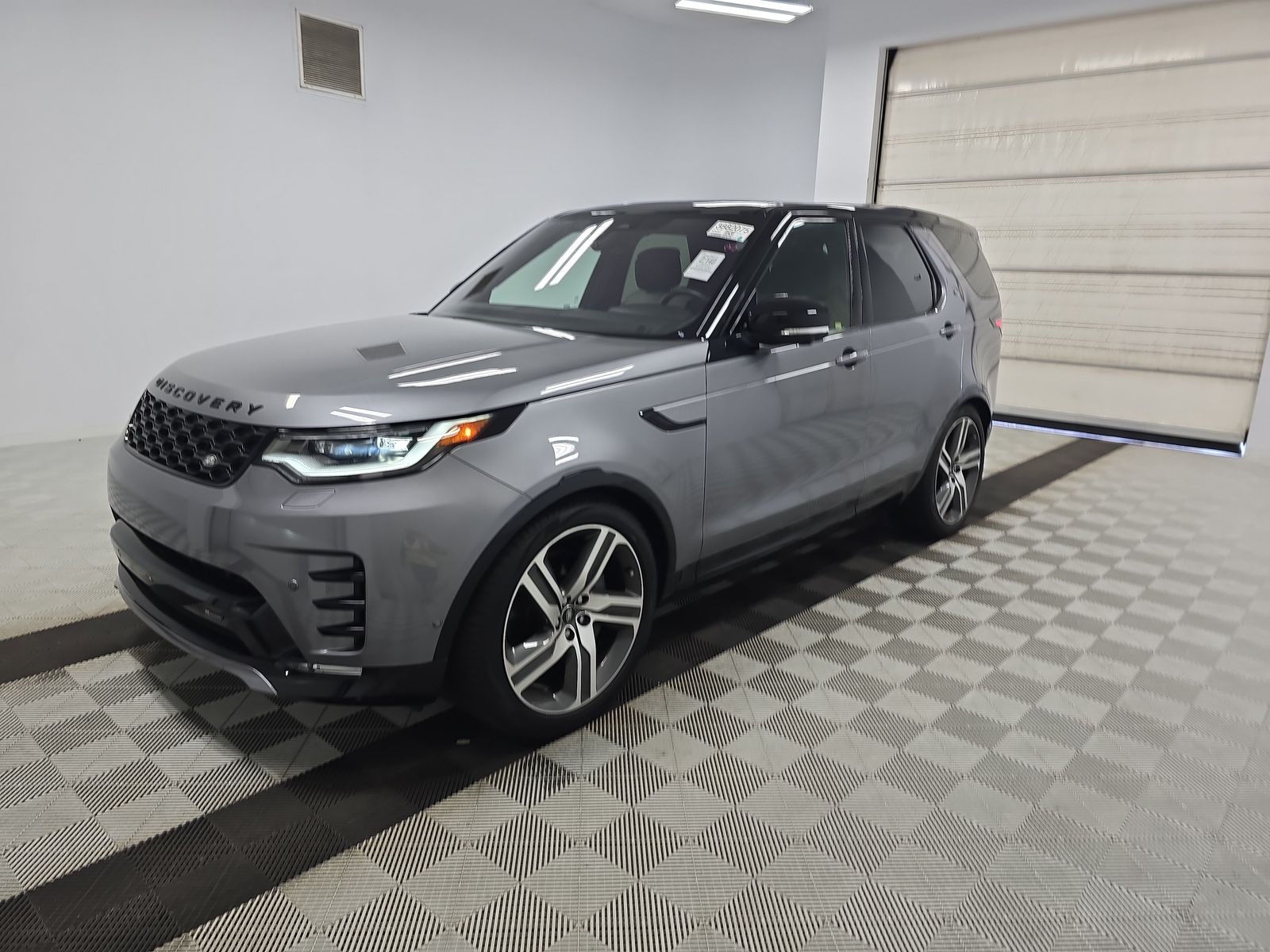 2023 Land Rover Discovery R-Dynamic HSE AWD