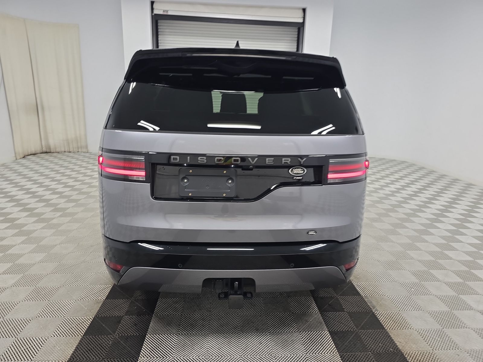 2023 Land Rover Discovery R-Dynamic HSE AWD