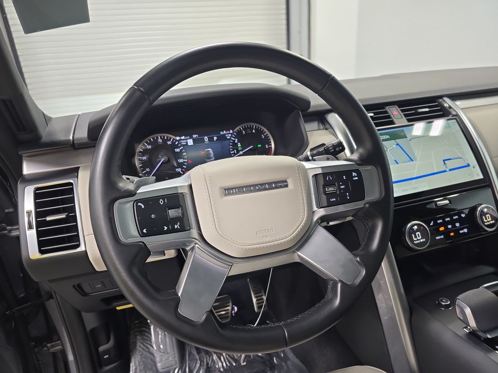 2023 Land Rover Discovery R-Dynamic HSE AWD