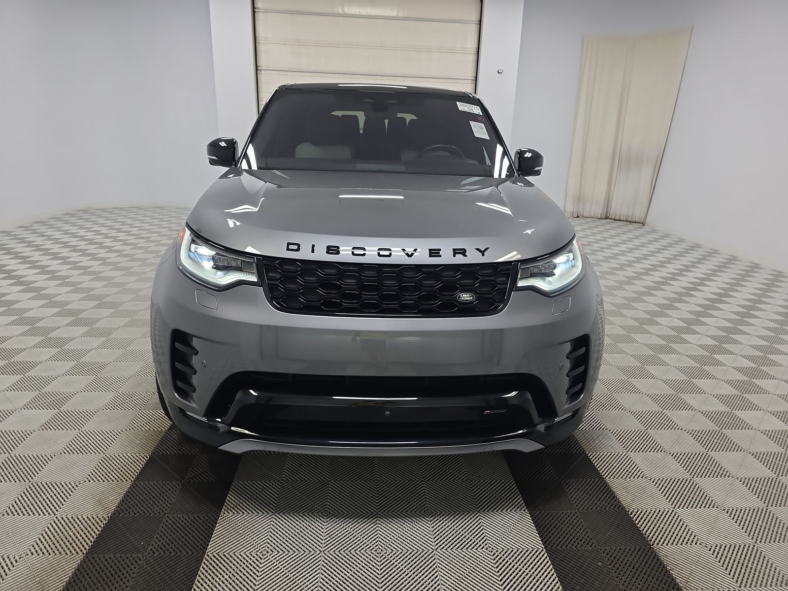2023 Land Rover Discovery R-Dynamic HSE AWD