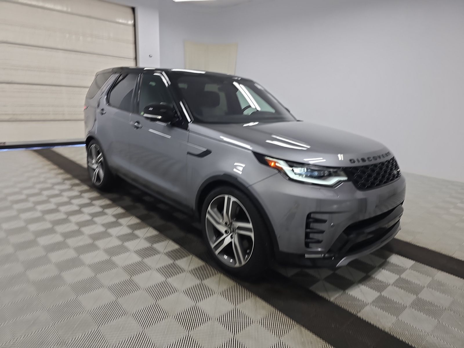 2023 Land Rover Discovery R-Dynamic HSE AWD