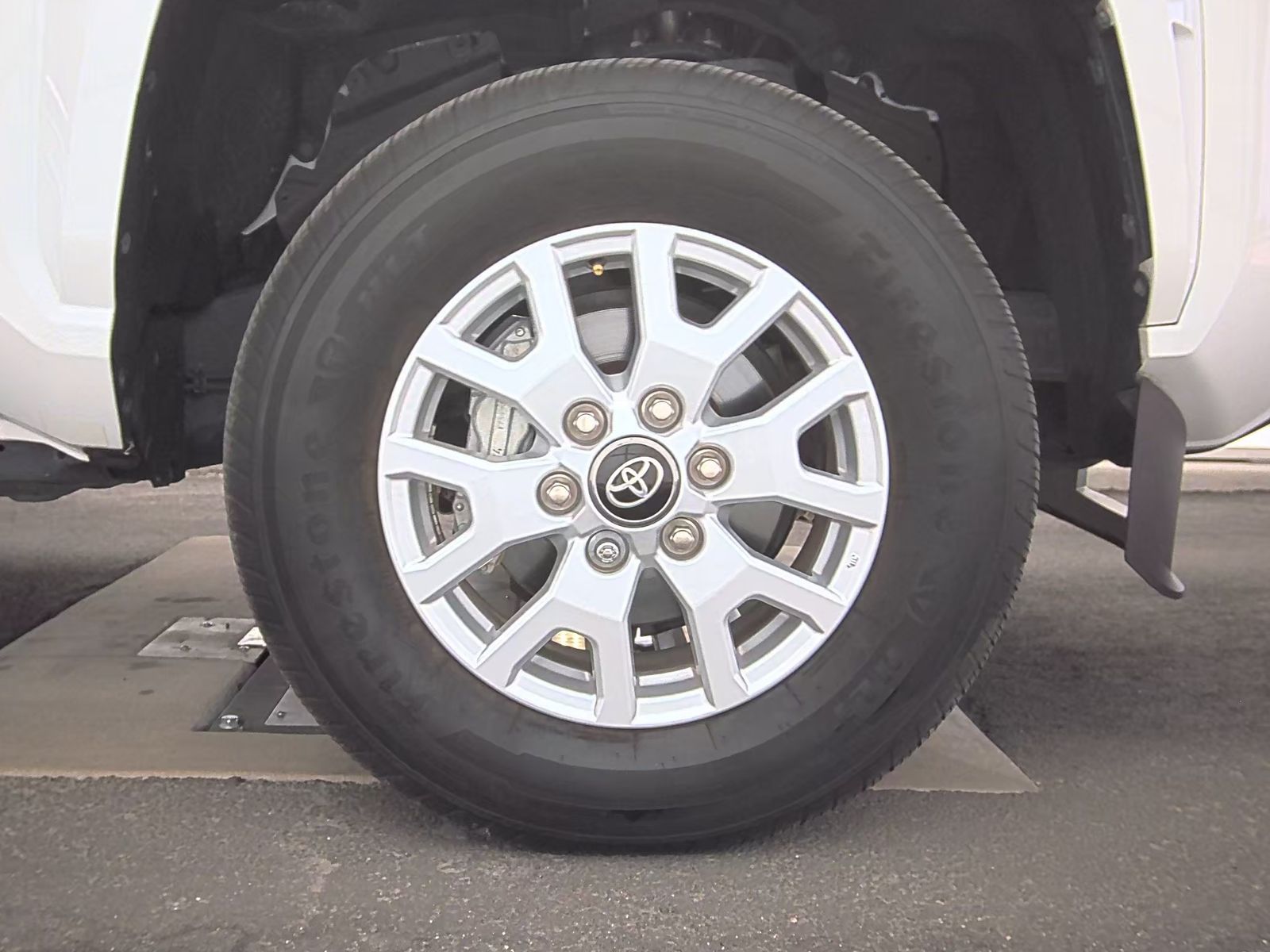 2024 Toyota Tacoma SR5 AWD