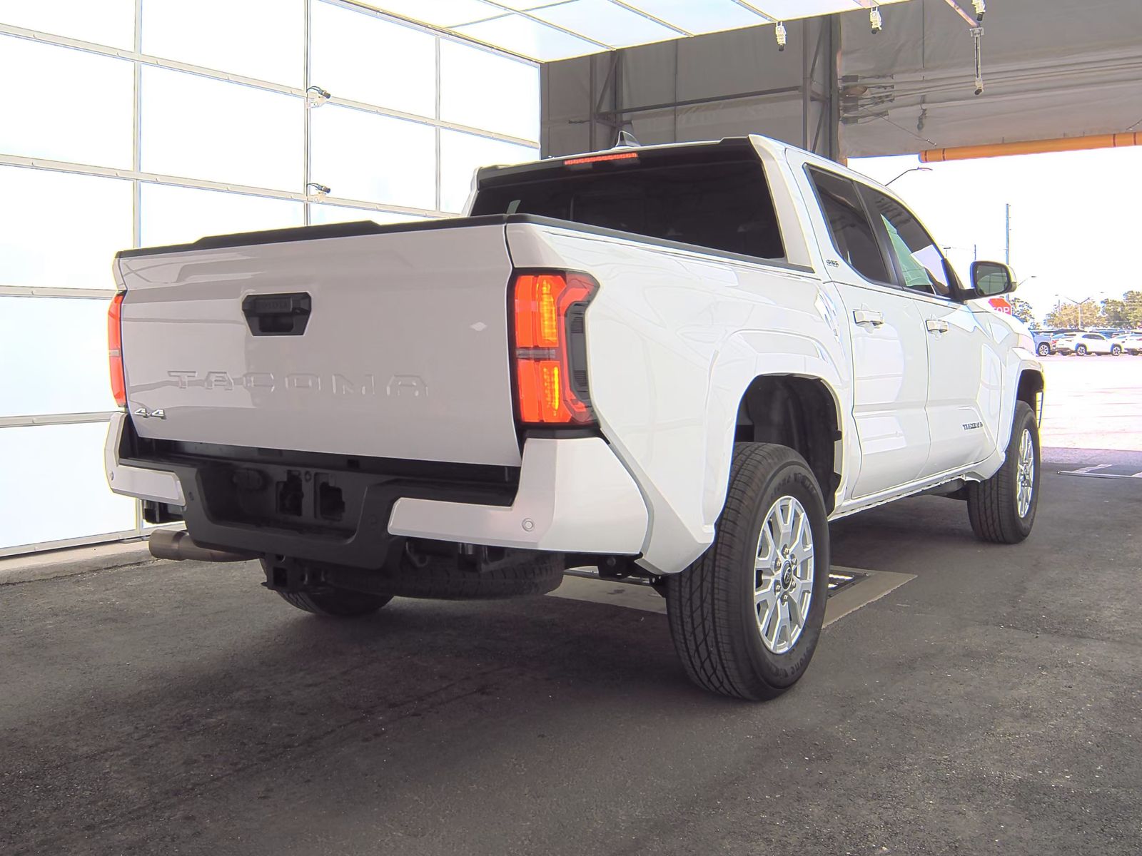 2024 Toyota Tacoma SR5 AWD