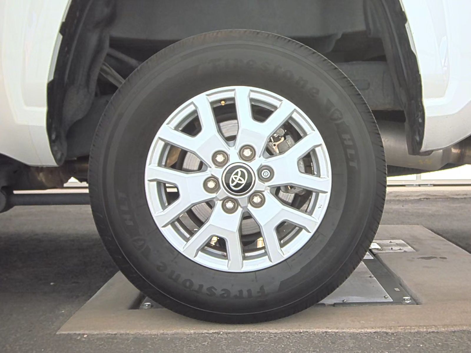 2024 Toyota Tacoma SR5 AWD