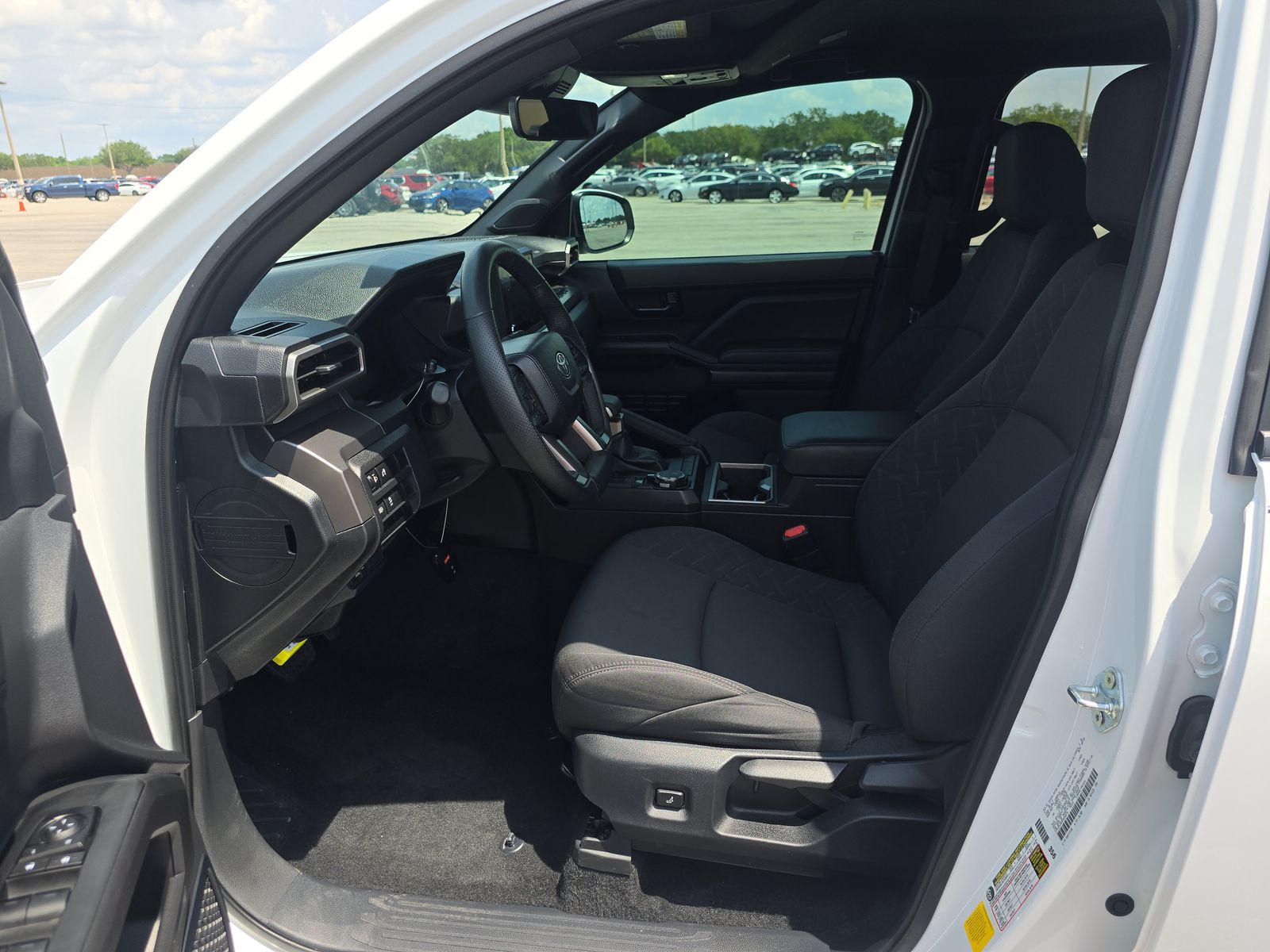 2024 Toyota Tacoma SR5 AWD