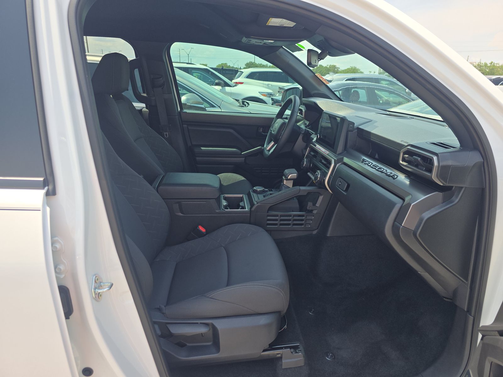 2024 Toyota Tacoma SR5 AWD