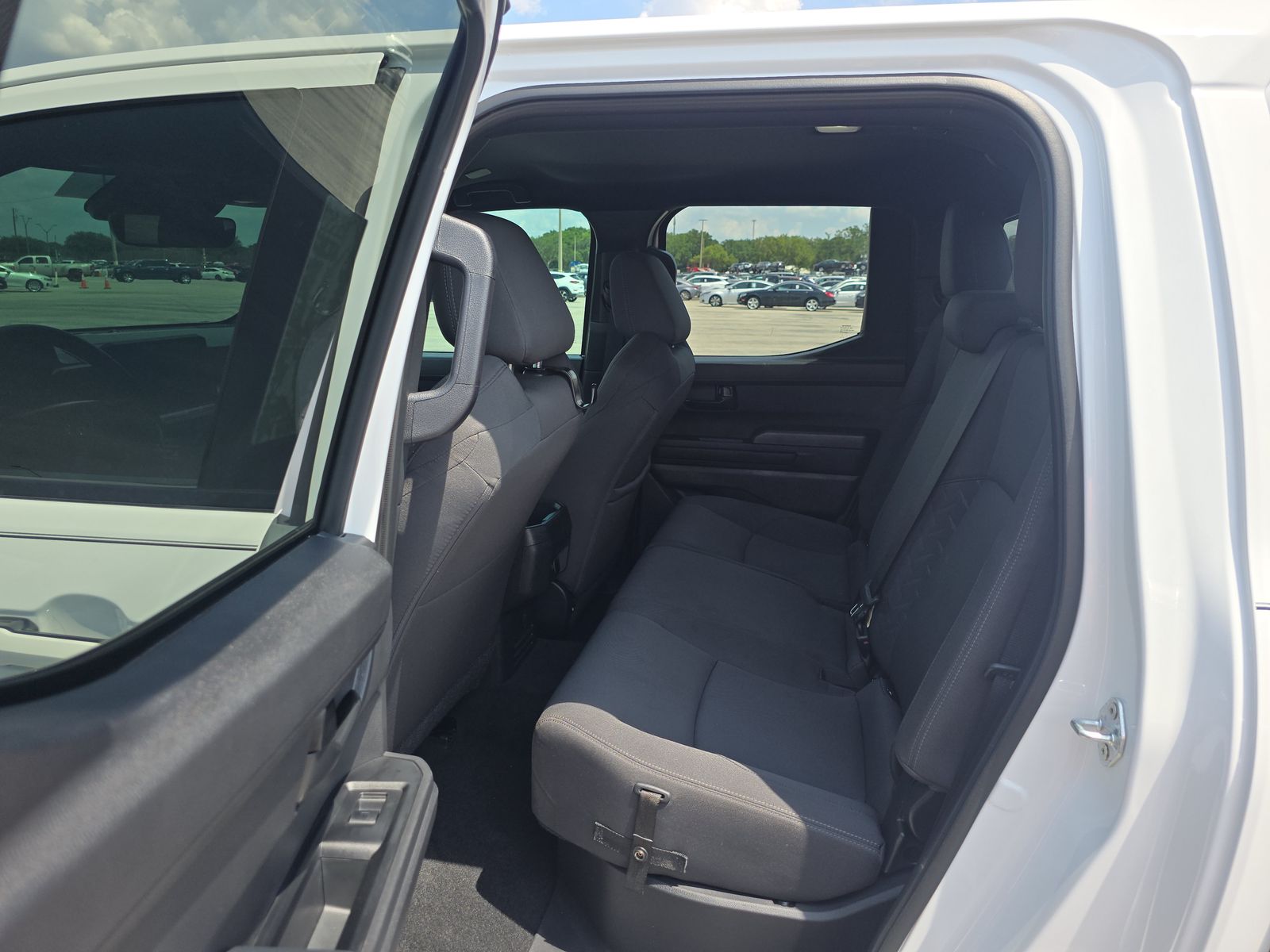 2024 Toyota Tacoma SR5 AWD