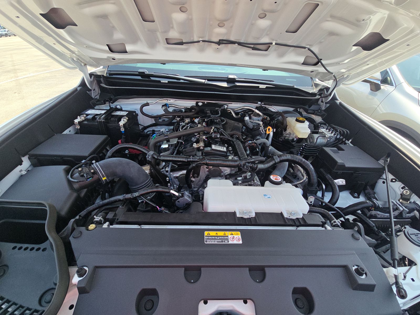 2024 Toyota Tacoma SR5 AWD