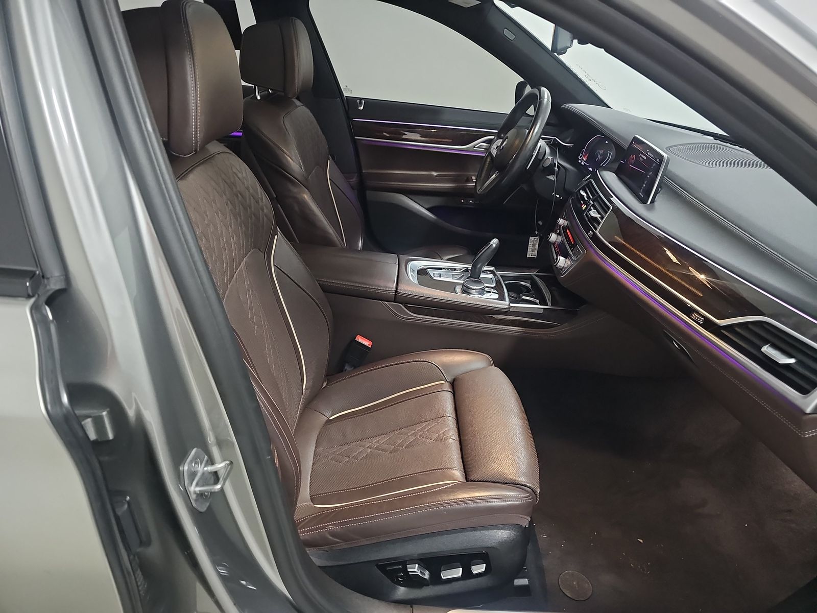 2020 BMW 7 Series 740i RWD