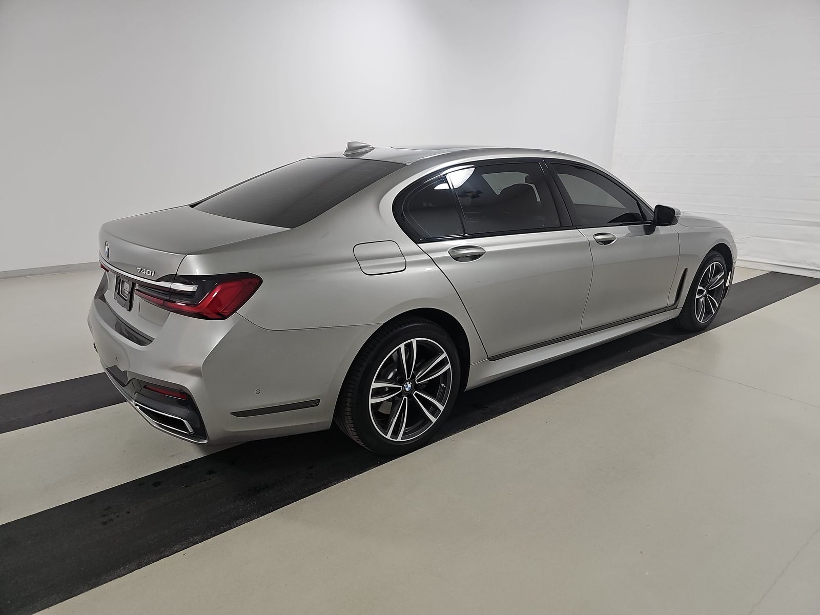 2020 BMW 7 Series 740i RWD