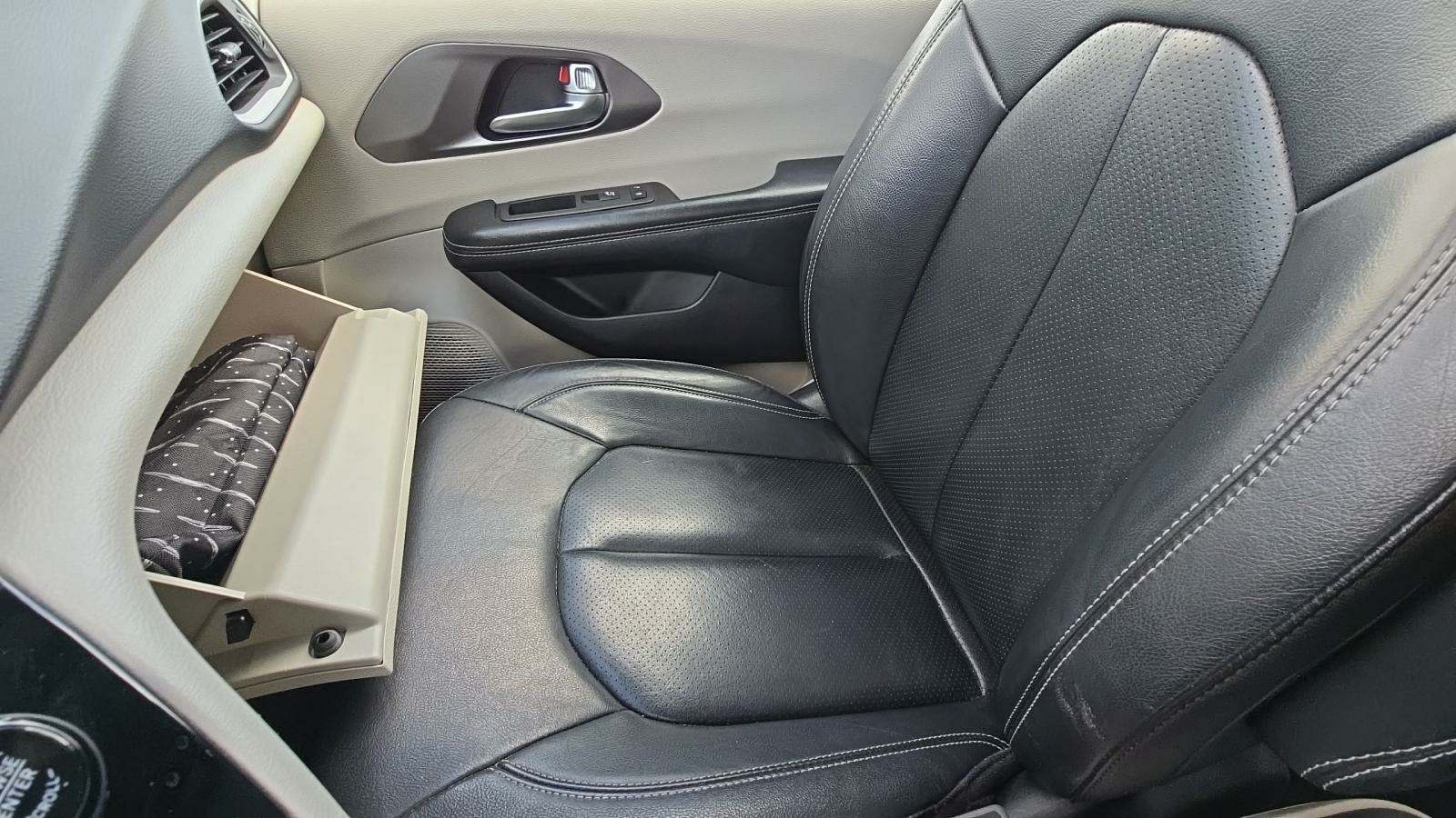 2022 Chrysler Pacifica Touring L FWD