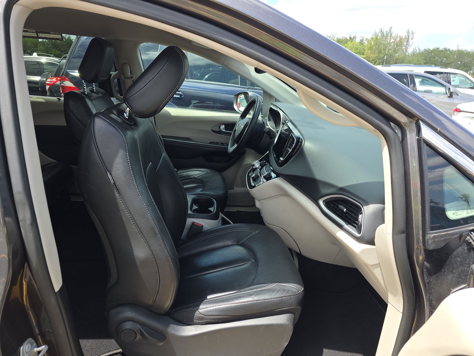 2022 Chrysler Pacifica Touring L FWD