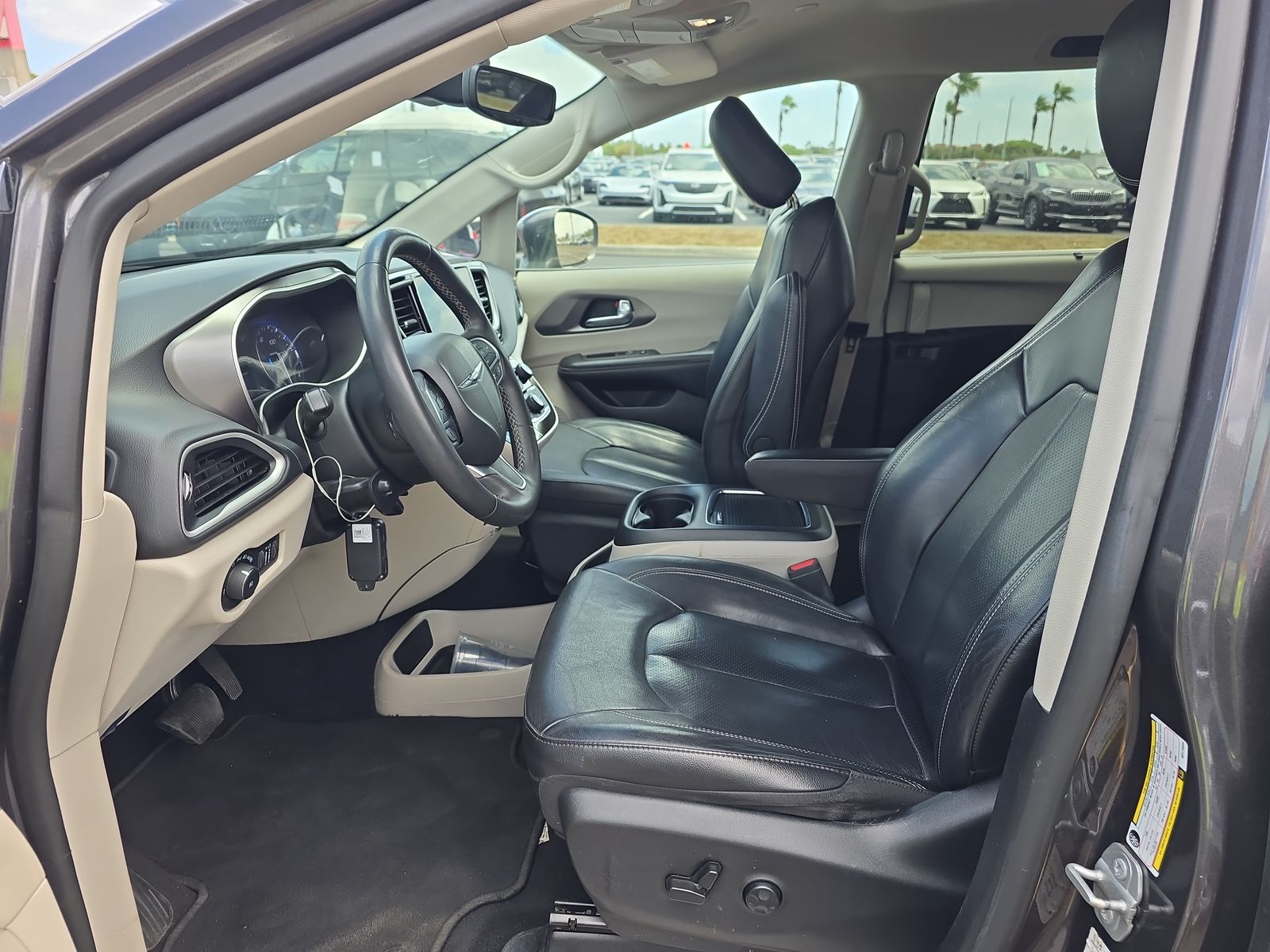 2022 Chrysler Pacifica Touring L FWD